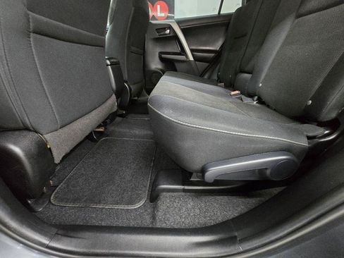 Used 2018 Toyota RAV4 XLE AWD/4WD image 13