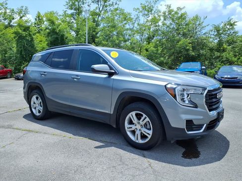 Used 2024 GMC Terrain SLE w/ Driver Convenience Package AWD/4WD image 13