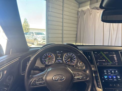 Used 2019 INFINITI Q60 3.0t Luxe w/ Essential Package RWD image 15