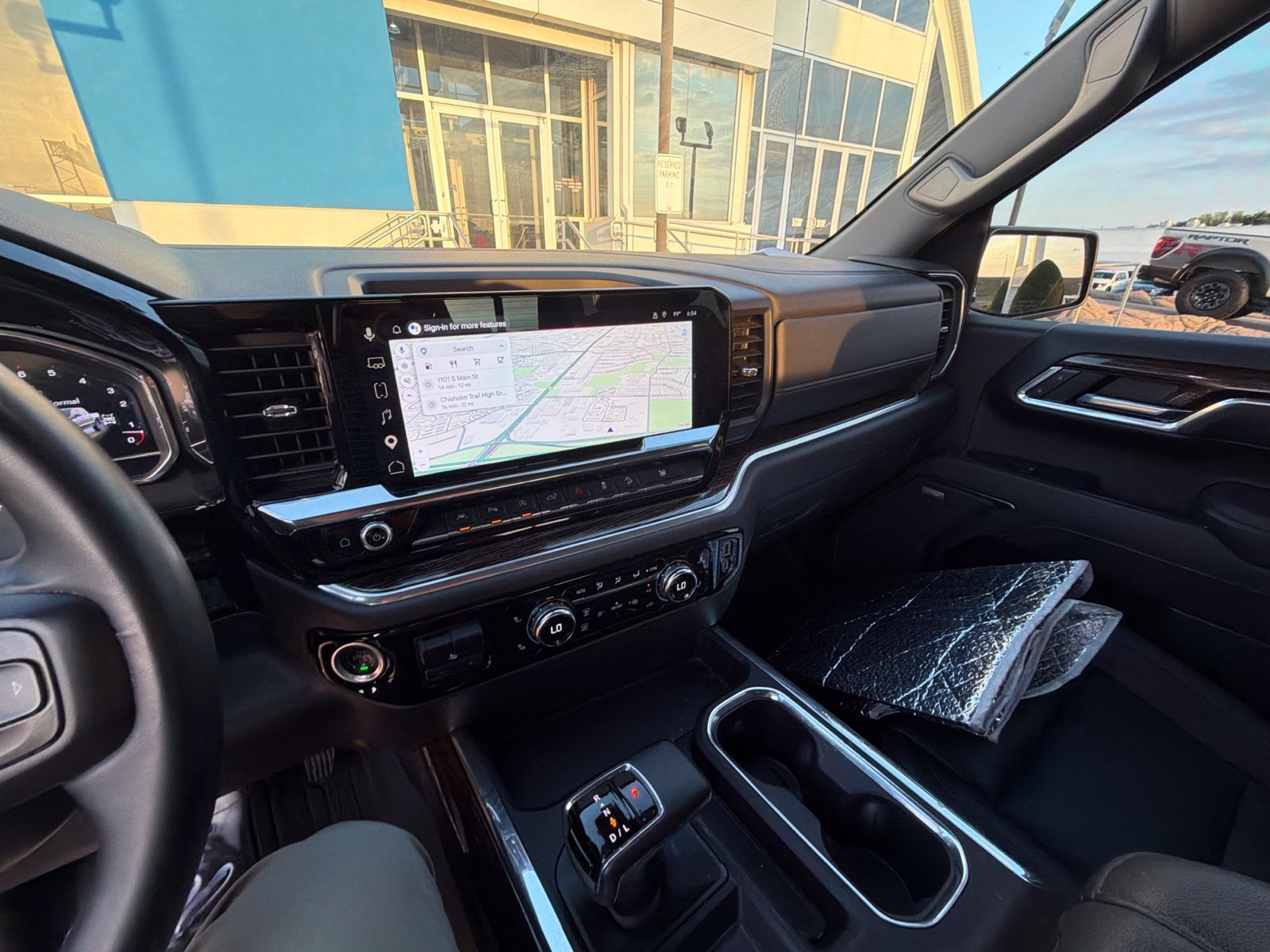 Used 2025 GMC Sierra 1500 Elevation w/ Elevation Premium Package AWD/4WD image 9