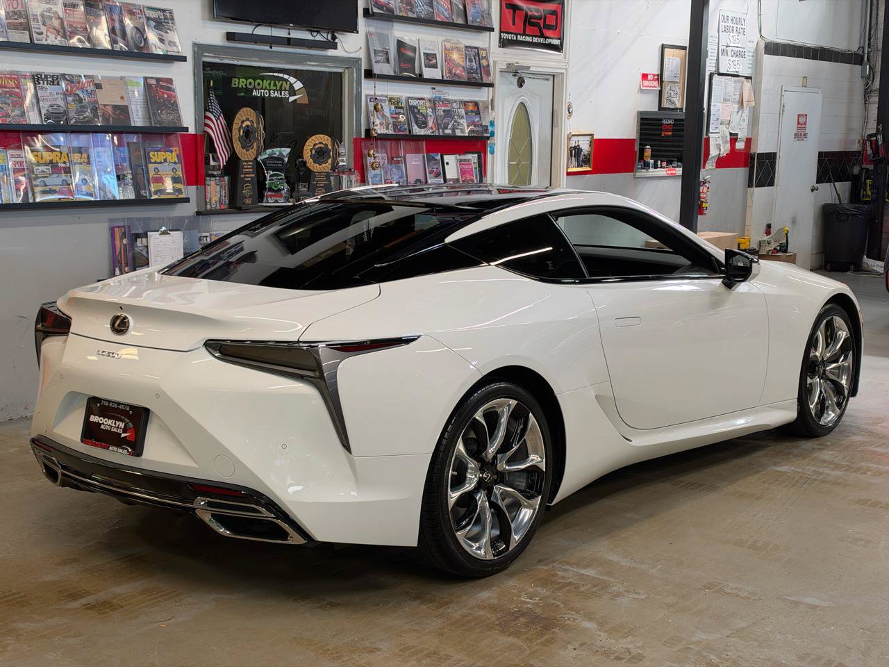 Used 2019 Lexus LC 500 Coupe w/ Touring Package RWD image 6