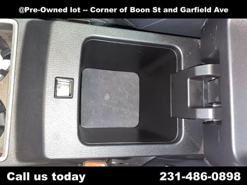 Used 2024 Mitsubishi Outlander SE image 25