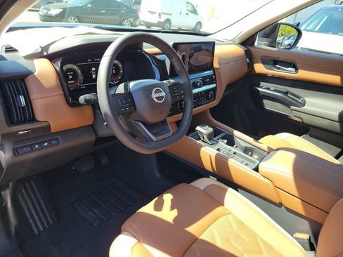 New 2026 Nissan Pathfinder Platinum FWD image 7