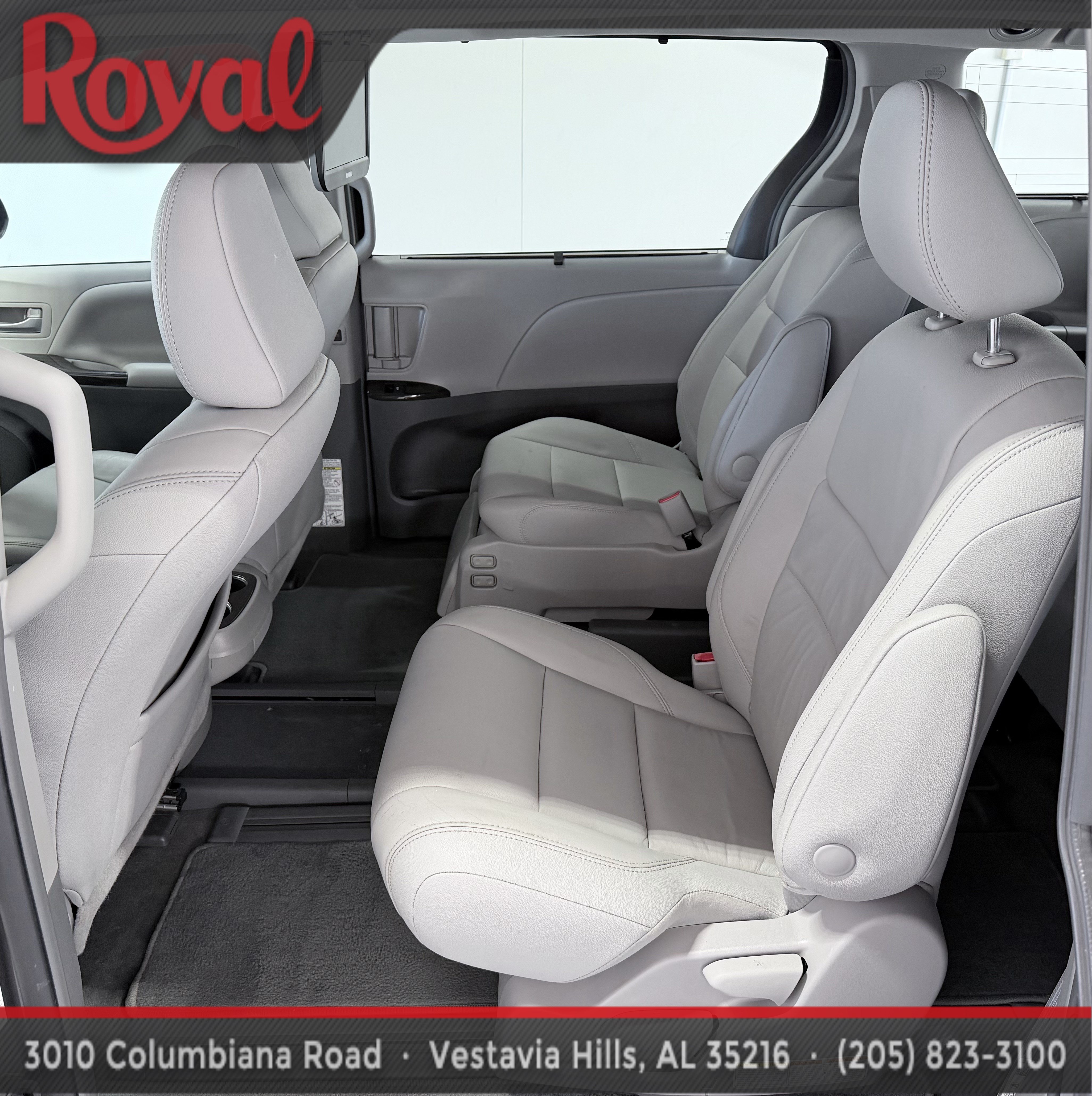 Used 2018 Toyota Sienna XLE w/ XLE Navigation Package FWD image 14