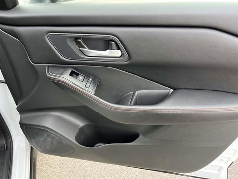 Used 2025 Nissan Rogue SV image 21