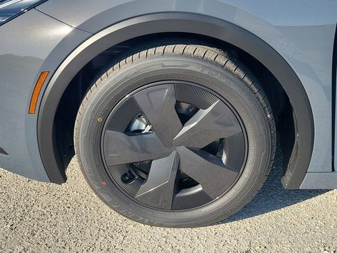 New 2026 Toyota Prius SE image 17