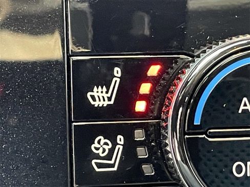 Used 2024 Nissan Pathfinder Platinum w/ Cargo Package image 27