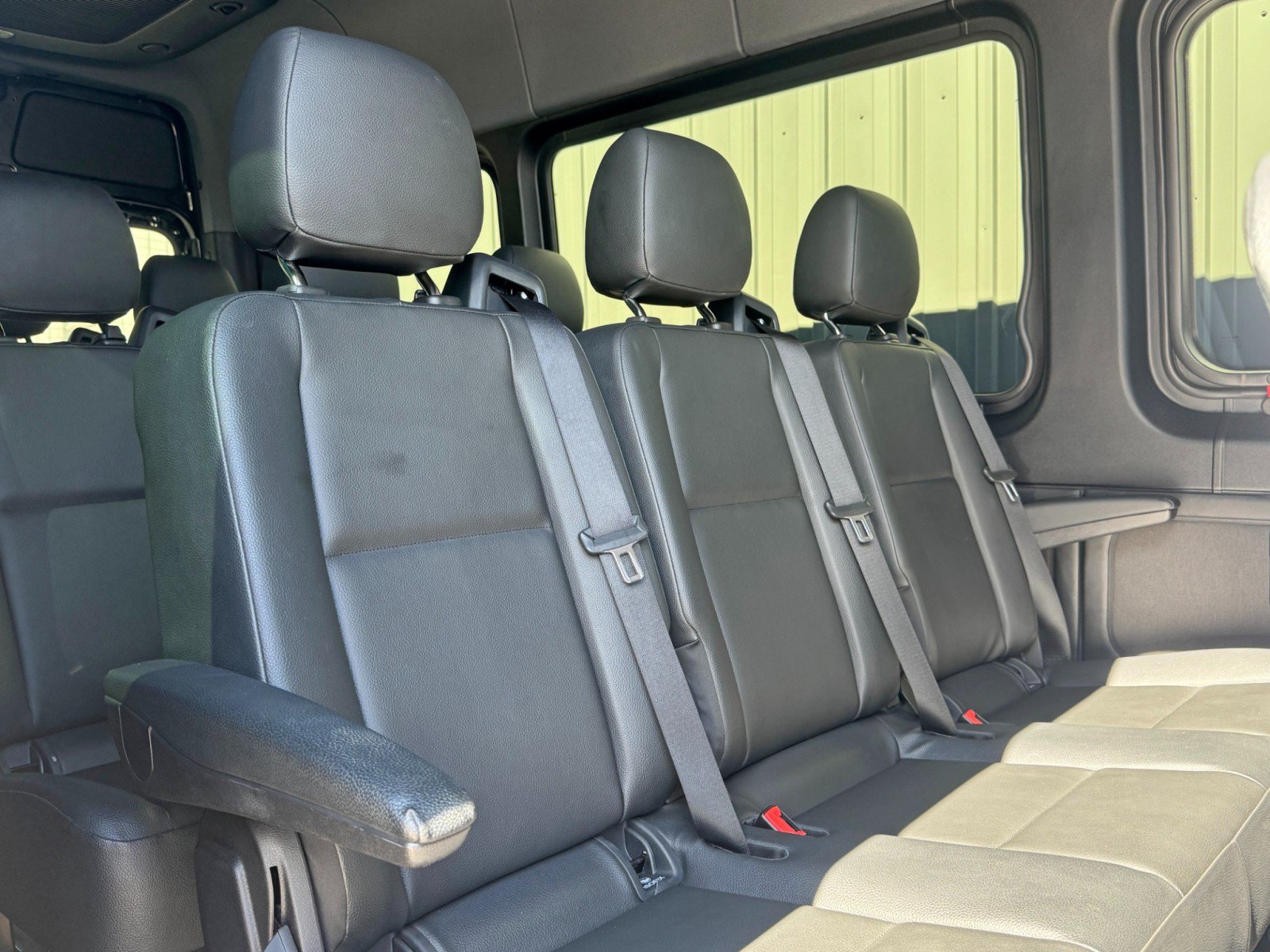 Used 2024 Mercedes-Benz Sprinter 2500 image 35