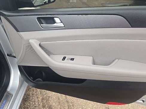 Used 2015 Hyundai Sonata SE w/ Option Group 09 image 24