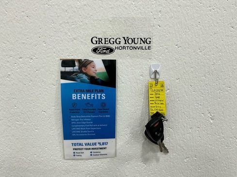 Used 2016 Jeep Wrangler Unlimited Rubicon w/ Connectivity Group image 35