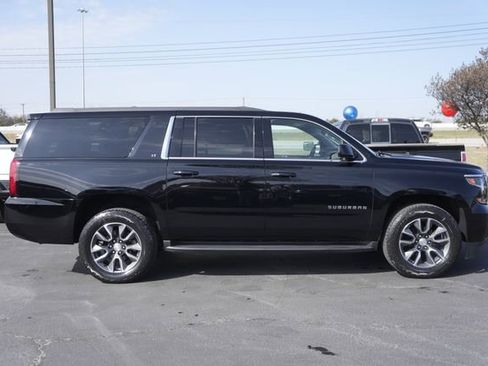 Used 2020 Chevrolet Suburban LT w/ Luxury Package image 5