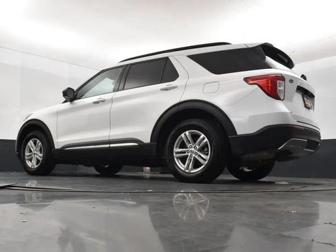 Used 2024 Ford Explorer XLT w/ Equipment Group 202A AWD/4WD image 11