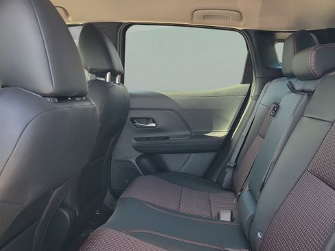Certified 2025 Nissan Kicks SR FWD image 11
