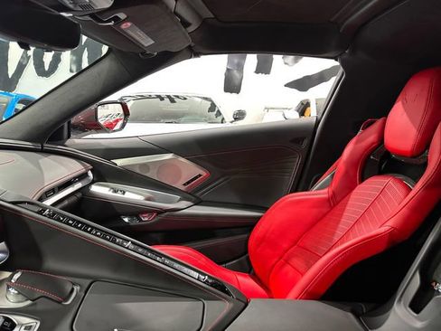 Used 2025 Chevrolet Corvette Z06 RWD image 12