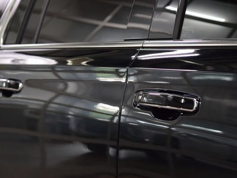Used 2024 GMC Yukon XL Denali AWD/4WD image 19