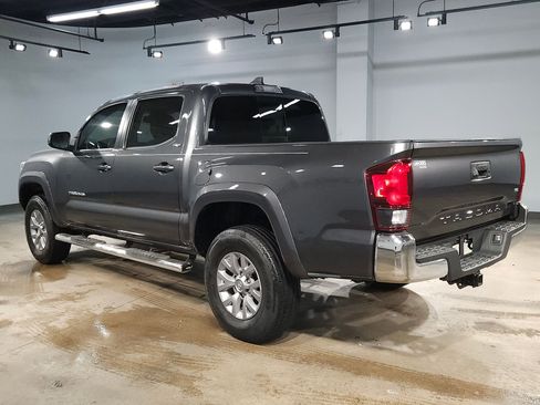 Used 2019 Toyota Tacoma SR5 image 5