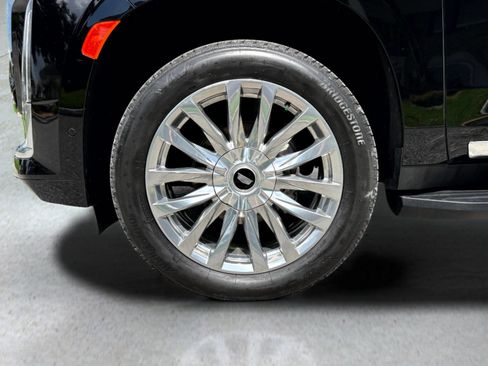 Certified 2024 Cadillac Escalade ESV Premium Luxury RWD image 28