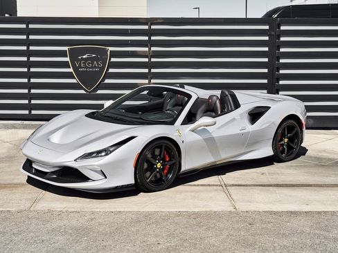 Used 2022 Ferrari F8 Tributo RWD image 5
