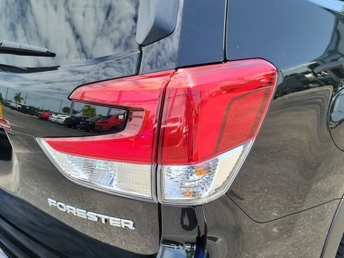 Certified 2024 Subaru Forester Premium AWD/4WD image 11