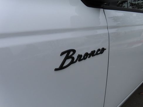 New 2025 Ford Bronco 4-Door image 8