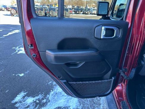 Certified 2021 Jeep Gladiator Mojave image 24