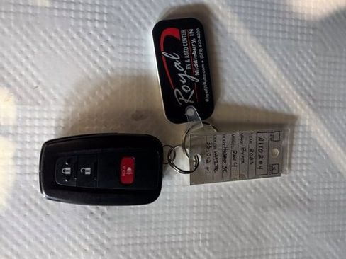 Used 2023 Toyota RAV4 SE image 32