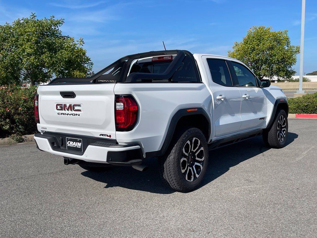 Used 2025 GMC Canyon AT4 w/ Nightfall Edition AWD/4WD image 8