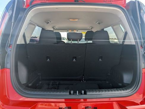 Used 2025 Kia Soul LX w/ LX Technology Package FWD image 12