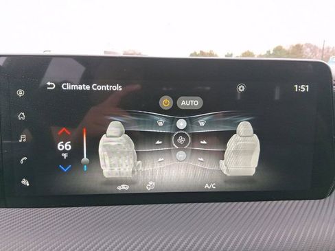 Certified 2025 Nissan Kicks SR image 4