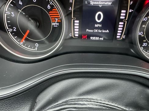 Used 2019 Jeep Cherokee Latitude Plus w/ Comfort/Convenience Group image 12