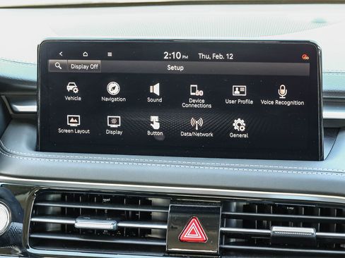 Used 2025 Genesis G70 2.5T image 16