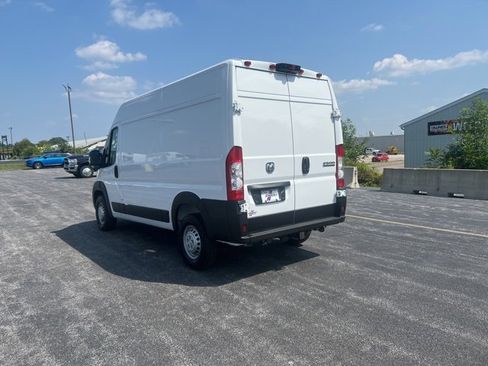 Used 2025 RAM ProMaster 2500 w/ Convenience Group image 3