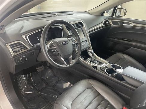Used 2014 Ford Fusion SE w/ Equipment Group 202A FWD image 22