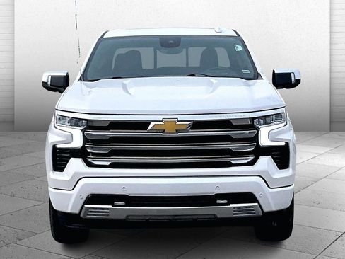 Used 2022 Chevrolet Silverado 1500 High Country w/ High Country Premium Package image 2
