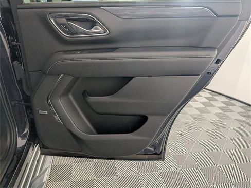 Used 2023 GMC Yukon SLT image 35