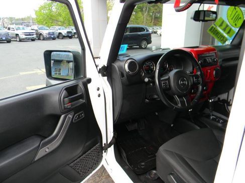 Used 2017 Jeep Wrangler Unlimited Sport w/ Quick Order Package 24S AWD/4WD image 16