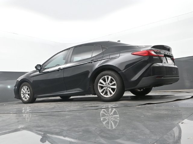Used 2025 Toyota Camry LE FWD image 10