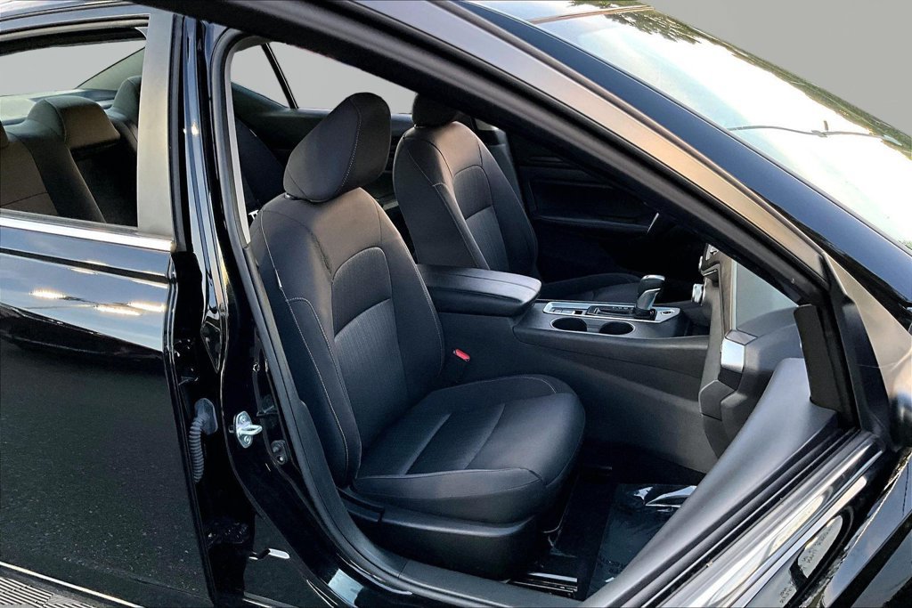 Used 2025 Nissan Altima 2.5 SV AWD/4WD image 21