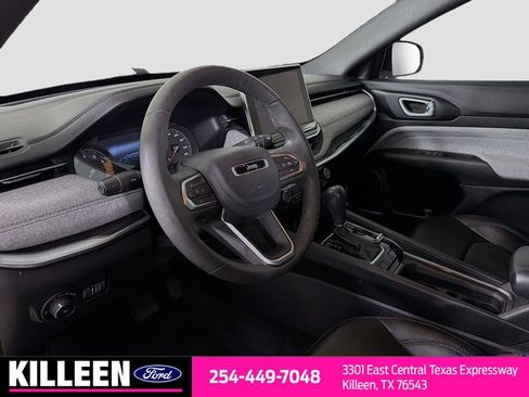 Used 2023 Jeep Compass Latitude AWD/4WD image 10