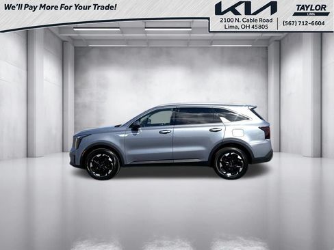 Used 2024 Kia Sorento S AWD/4WD image 3