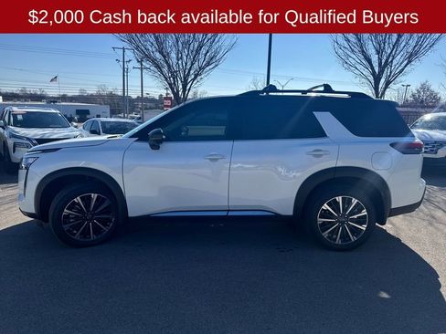 New 2026 Nissan Pathfinder Platinum image 4