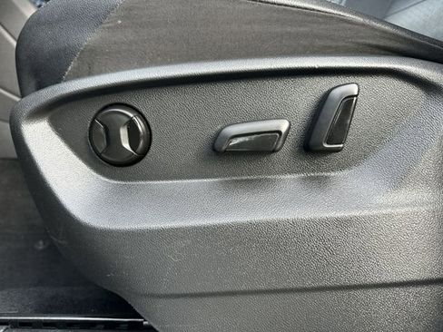 Used 2020 Volkswagen Tiguan SE w/ Panoramic Sunroof Package FWD image 13