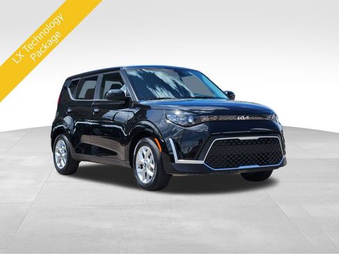 Certified 2025 Kia Soul LX FWD image 6