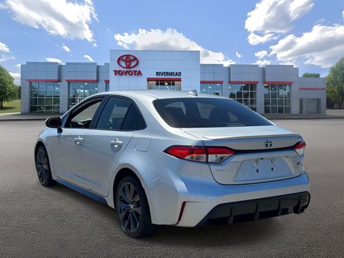 Certified 2024 Toyota Corolla SE FWD image 6