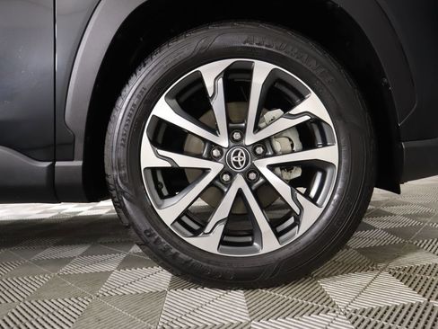 Used 2023 Toyota Corolla Cross XLE image 32