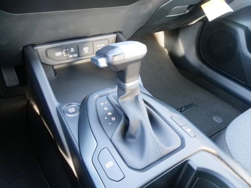 New 2025 Kia K4 LXS image 24