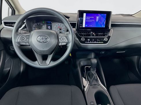 Used 2025 Toyota Corolla LE image 22