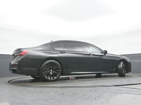 Used 2022 BMW 750i xDrive w/ Executive Package image 33