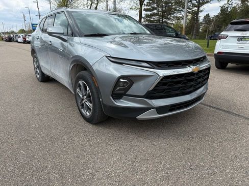 Used 2024 Chevrolet Blazer LT FWD image 7
