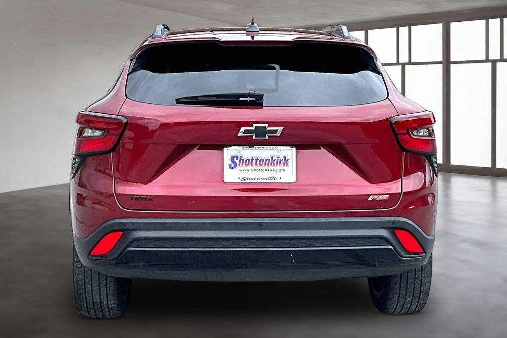 Used 2025 Chevrolet Trax RS w/ Driver Confidence Package FWD image 5